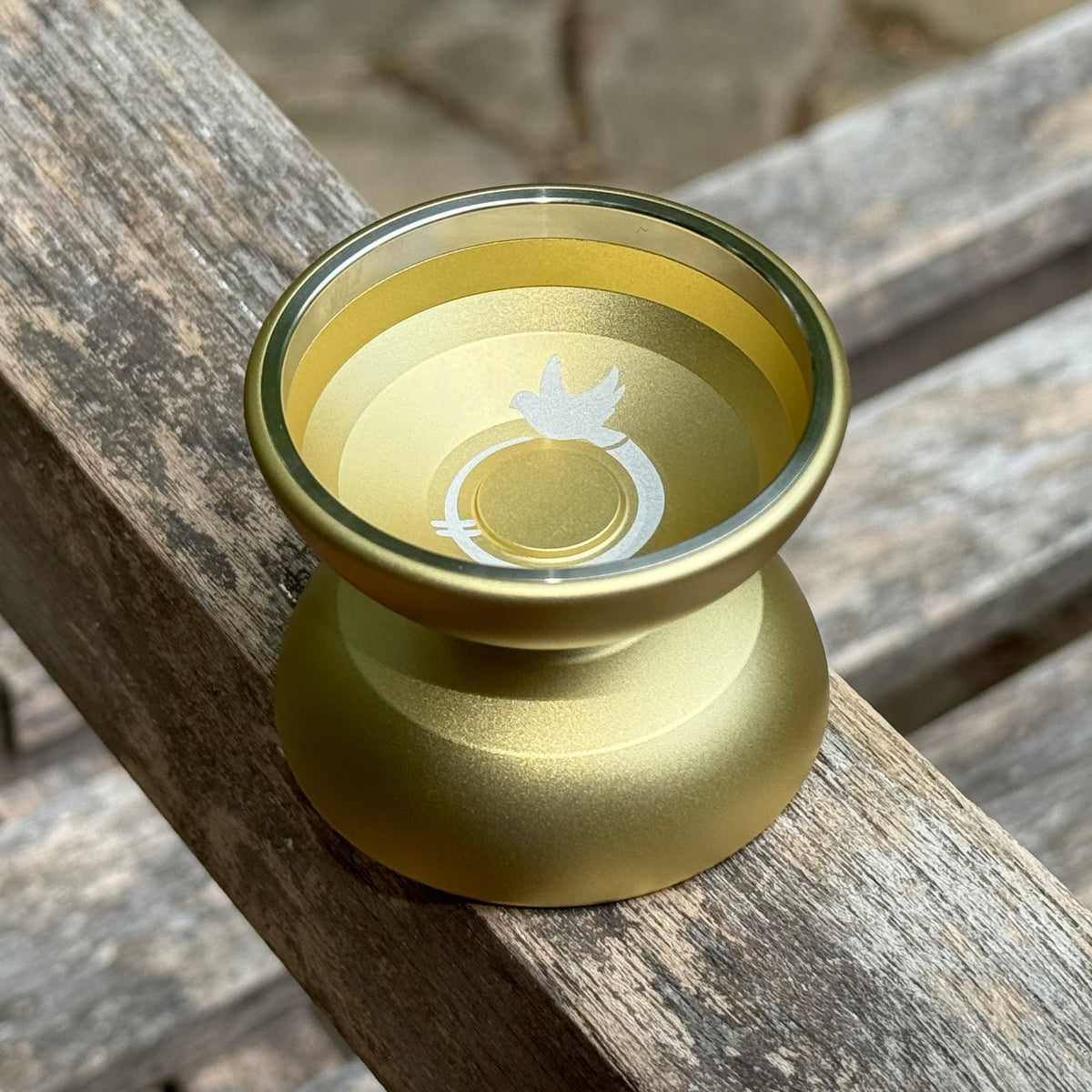 Featherweight Canary – Freshly Dirty Featherweight Canary – Freshly Dirty