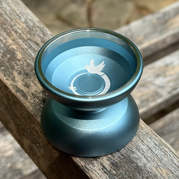 Featherweight Canary – Freshly Dirty Featherweight Canary – Freshly Dirty